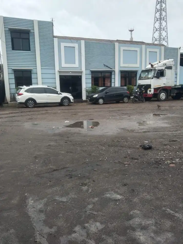 Gudang Strategis Akses Container Bebas Banjir di Pegangsaan Dua
