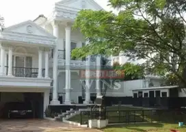 Dijual rumah mewah di boulevard utama legenda wisata cibubur