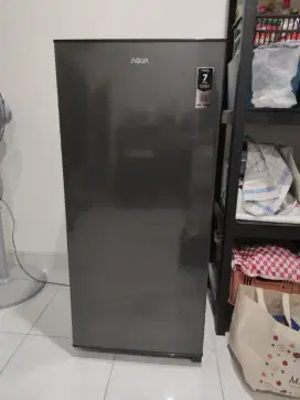 Dijual cepat Kulkas merk Aqua 1 Pintu