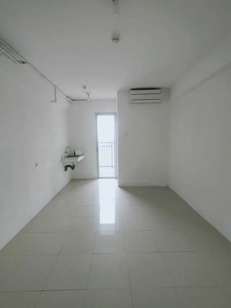Sewa Studio Unfurnished Tower Edelweis Bassura city
