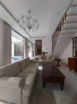 Disewakan Townhouse Lavie jl Kemang Timur Jakarta Selatan