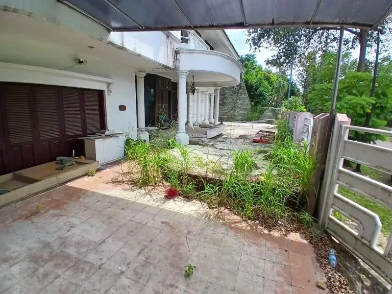 BIG HOUSE & BIG GARDEN MODERNLAND TANGERANG