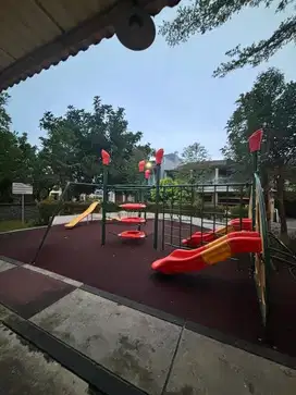 DIJUAL RUMAH HOEK DEPAN TAMAN DI CLUSTER BARU KOTA WISATA!