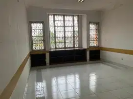 Ruko Gading Nirwana Sudah Jadi Kantor