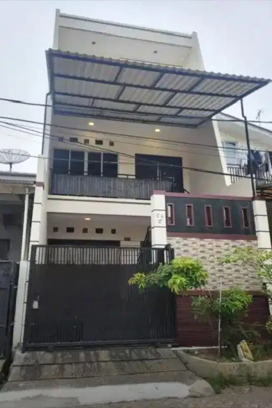 DIJUAL : Rumah 3 Lantai di Taman Kencana, Cengkareng - Jakarta Barat