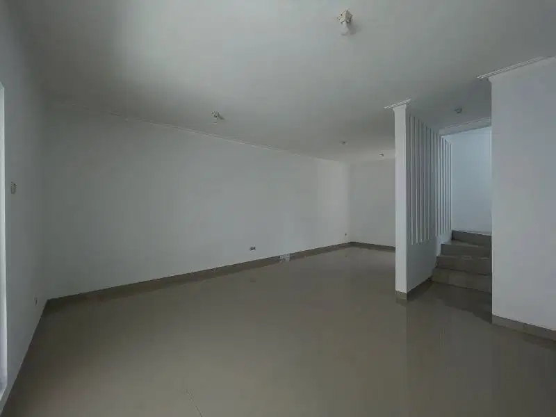 DIJUAL RUMAH 2 LANTAI SUDAH RENOVASI DI CLUSTER BARU KOTA WISATA!