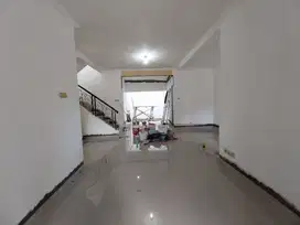 DIJUAL RUMAH SDG RENOV TOTAL DI CLUSTER DEPAN KOTA WISATA, DEKAT TOL