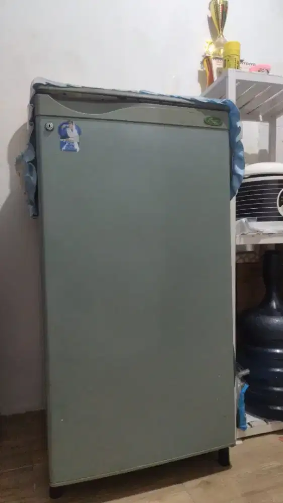 Kulkas 1 pintu sanyo normal dingin beku siap pakai