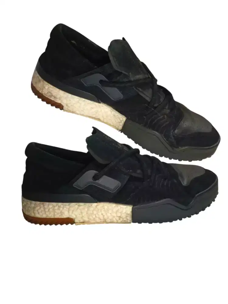 Sepatu branded prelov Adidas Alexander  Wang Original size 44