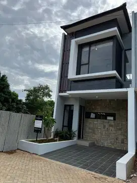 rumah 2 lantai SHM di sawangan