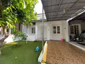 DIJUAL RUMAH DI CLUSTER DEPAN KOTA WISATA, DEKAT TOL