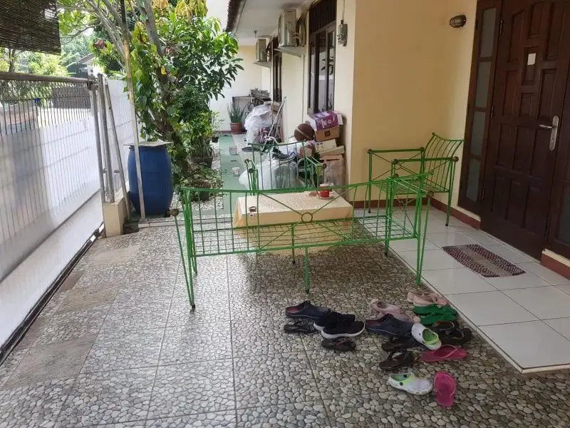 DIJUAL RUMAH HOEK DI BOULEVARD PONDOK KELAPA, LETAK STRATEGIS