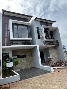 rumah aestetik 2 lantaib