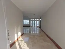 DIJUAL RUMAH SUDAH RENOVASI DI CLUSTER TENGAH KOTA WISATA, DEKAT MAL!