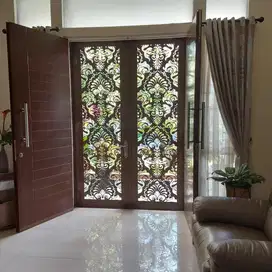 DIJUAL RUMAH MEWAH FULL FURNISH DI CLUSTER BARU KOTA WISATA,