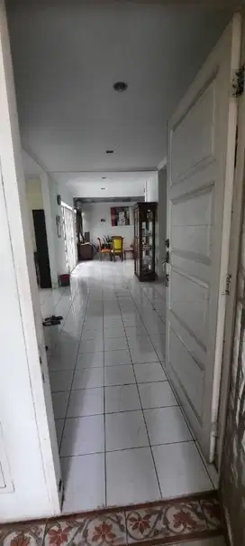 DIJUAL RUMAH MURAH LT 180 M2 DI CLUSTER DEPAN KOTA WISATA!