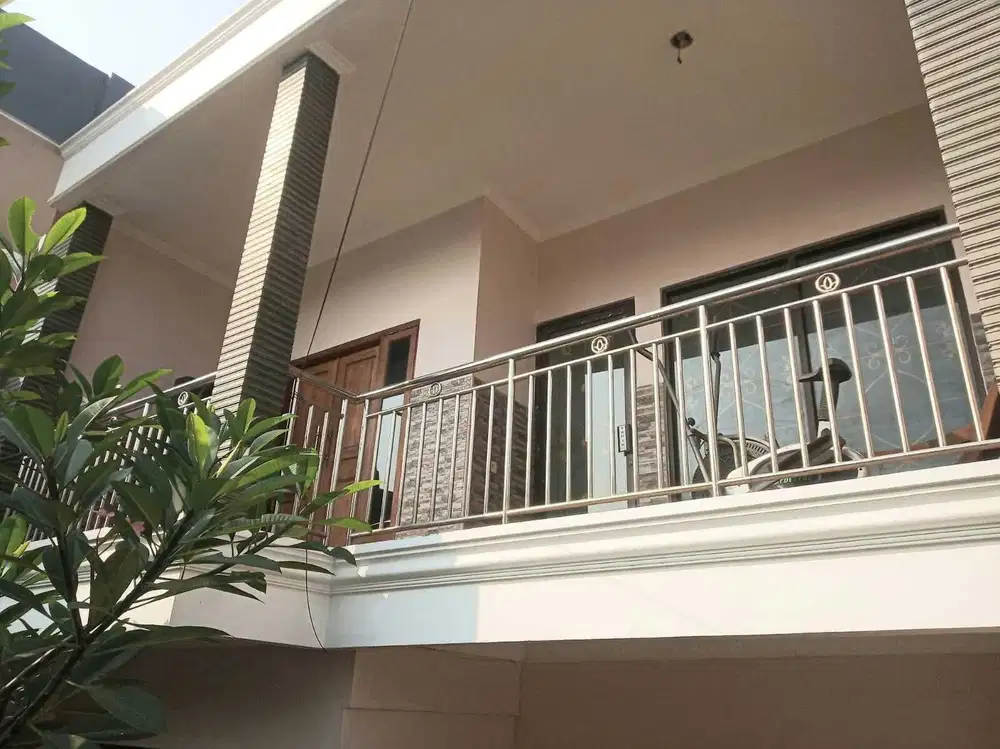 Rumah 2 Lantai Dekat Stasiun KRL Kranji