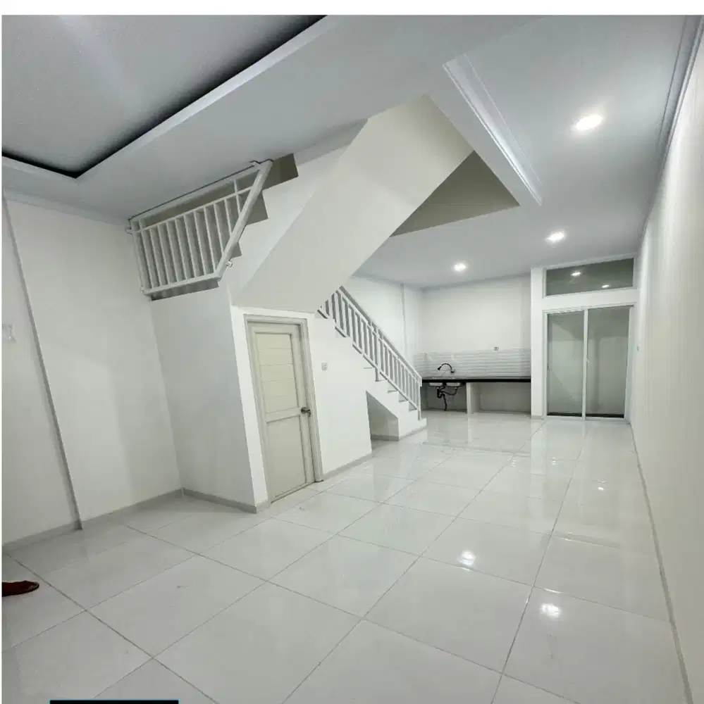 Dijual Rumah Baru Minimalis 3 lantai 4 KT di Tanjung Duren