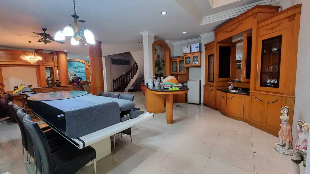 Villa di Komplek Taman Polonia 3