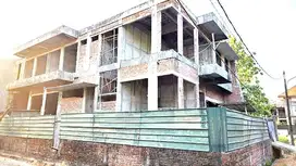 RUMAH SETENGAH JADI. 18X28. HOEK.