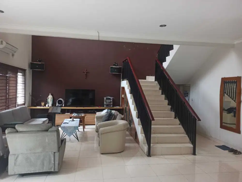 DIJUAL RUMAH 2 LANTAI DI CLUSTER DEPAN KOTA WISATA, DEKAT TOL!