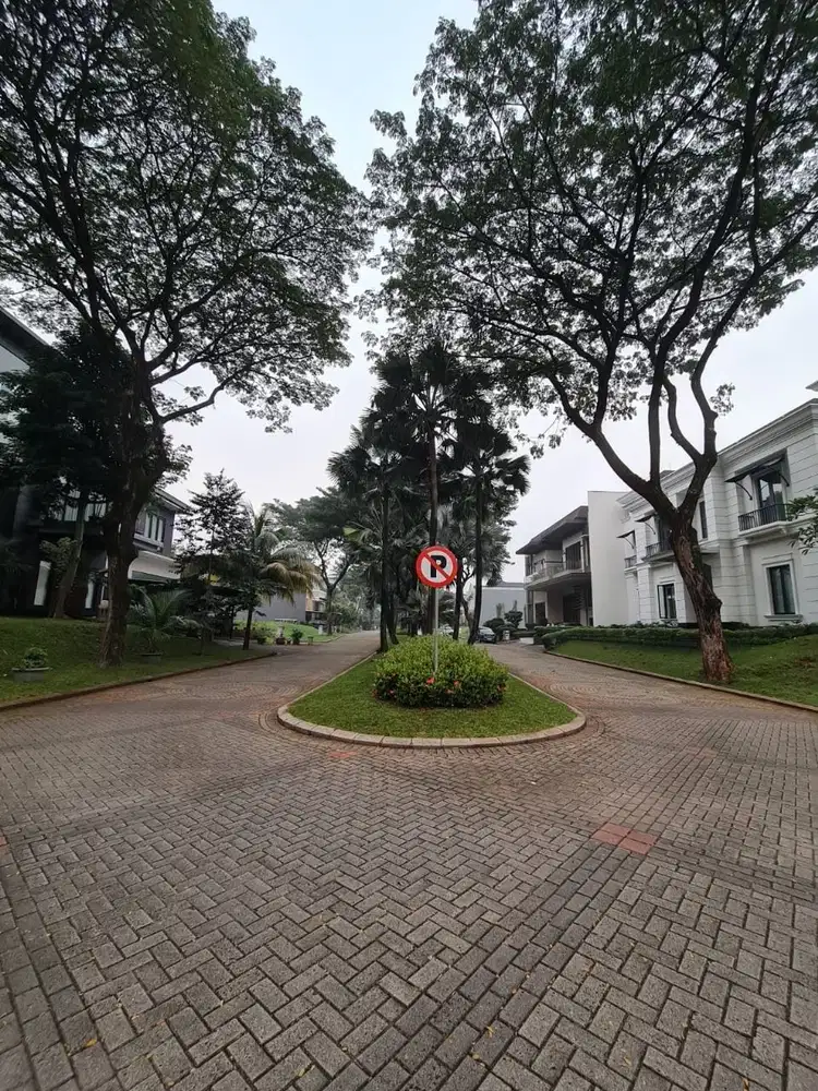 DI JUAL RUMAH MEWAH CLUSTER THE CROWN PHG GADING SERPONG