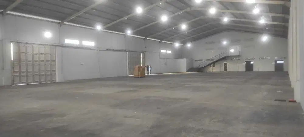 GUDANG SIAP DISEWAKAN DI KARAWACI, SUDAH ADA OFFICE NYA