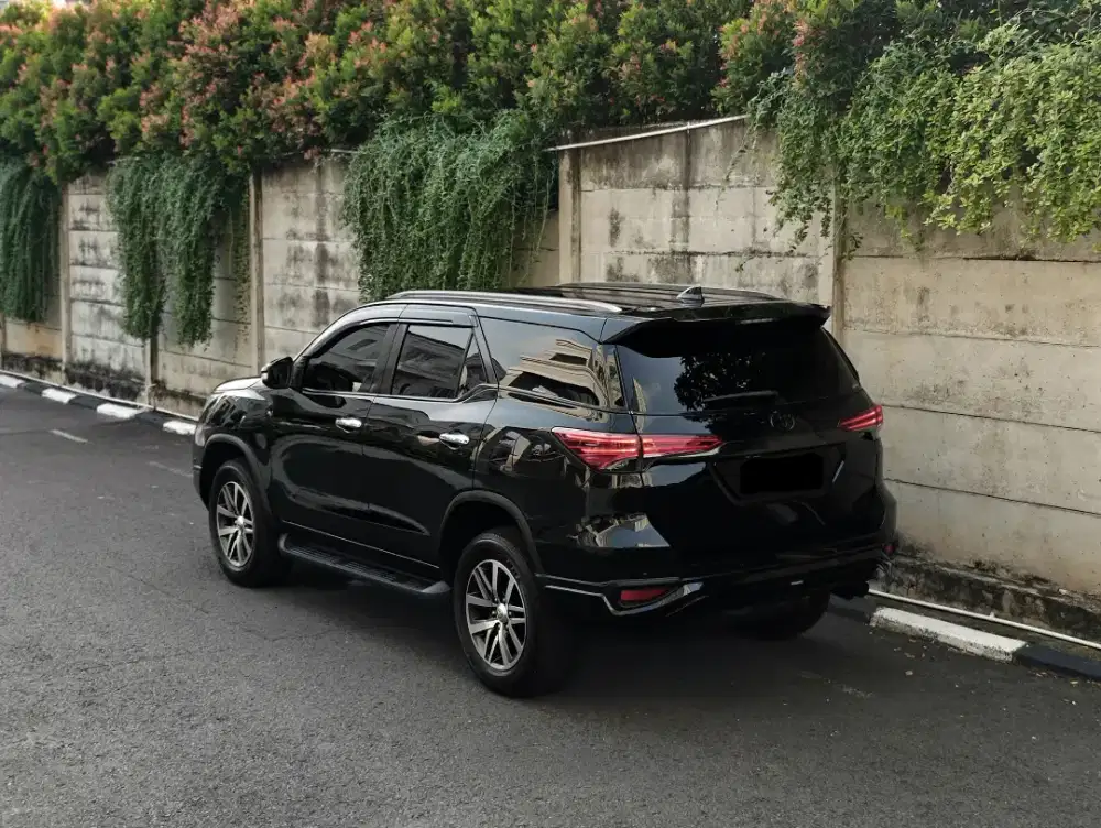 Toyota Fortuner VRZ 2.4 Diesel AT 2016 Pribadi Terawat Original