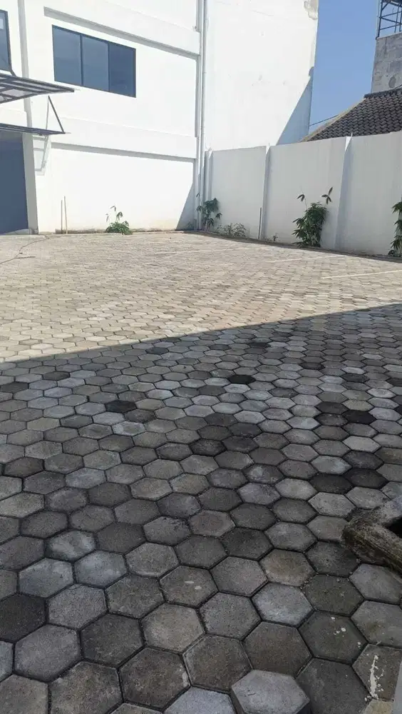 Disewakan Ruang Usaha Lantai 3 di Mekarwangi Mainroad Lokasi Strategis
