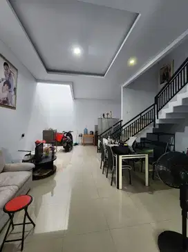 JUAL RUMAH KOSAMBI BARU 2 LANTAI JAKARTA BARAT