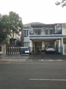 JUAL CEPAT
RUMAH 2LT BOUELVARD  KOTA WISATA CIBUBUR (Rapih Siap Huni)
