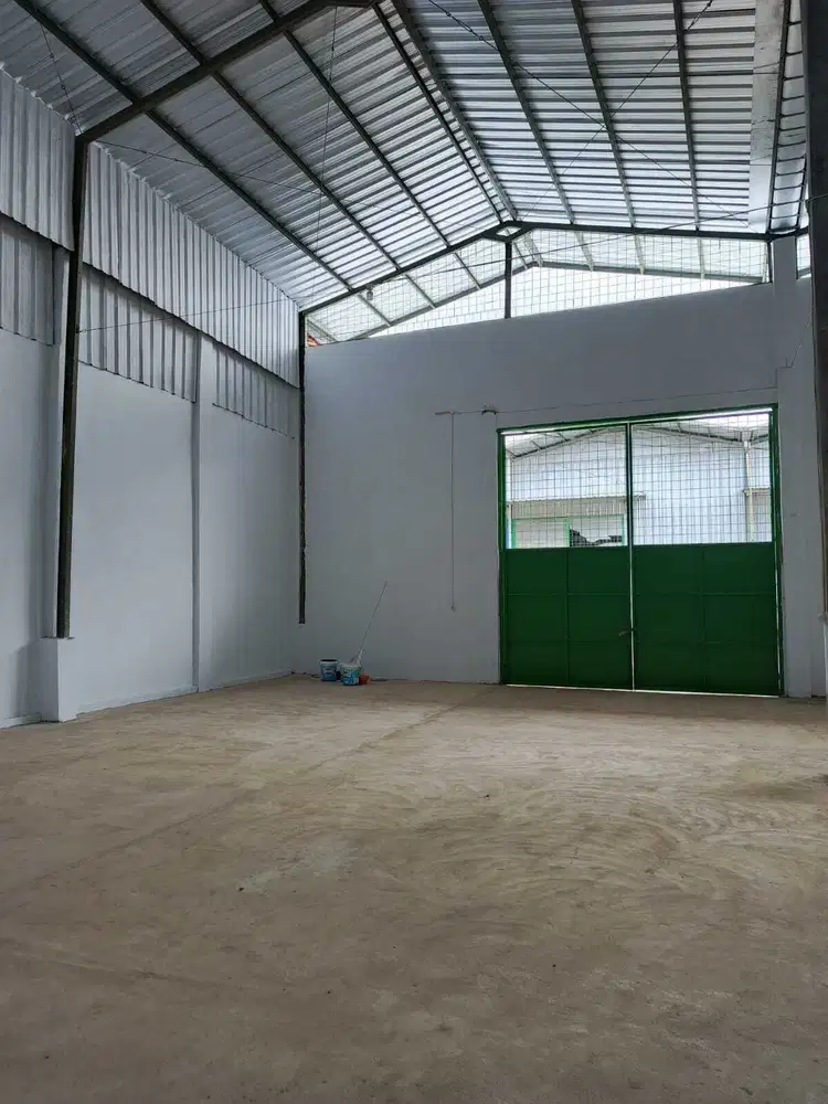 DISEWAKAN GUDANG DI KAMAL MUARA LT.173 M2