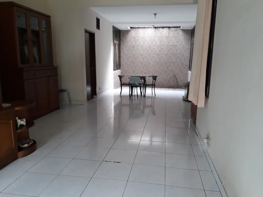 Disewakan Rumah di Alam Sutera