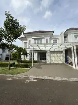 DI JUAL RUMAH HOEK GRANADA MENAGGIO VILLAGE LUAS 287 m2 TANGERANG