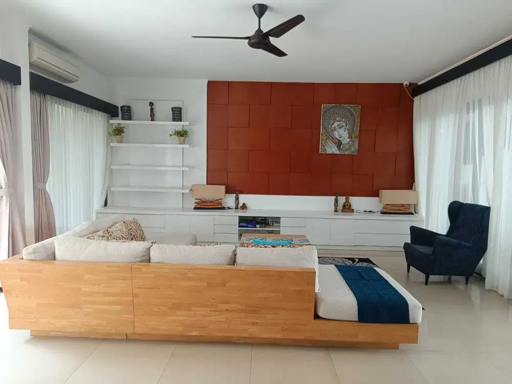 DIJUAL/DISEWAKAN PREMIUM VILLA DAERAH KEROBOKAN , LOKASI STRATEGIS