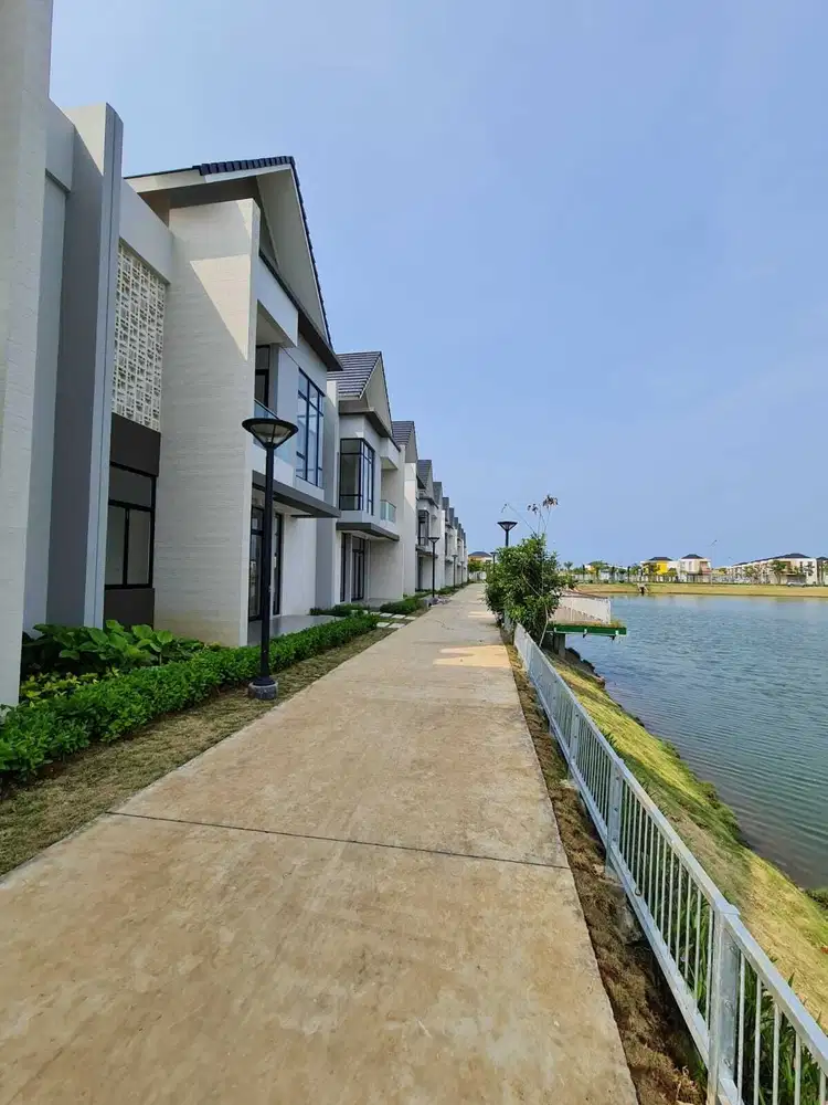 Rumah PIK 2 DIJUAL 8x15 View Danau Jarang Ada TERMURAH Harga 5M