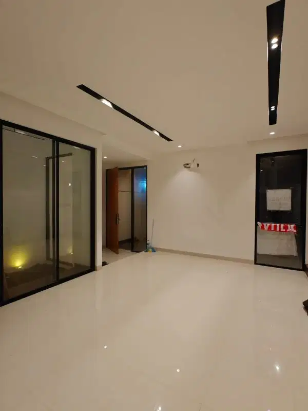 DIJUAL RUMAH CANTIK BRAND NEW METLAND PURI