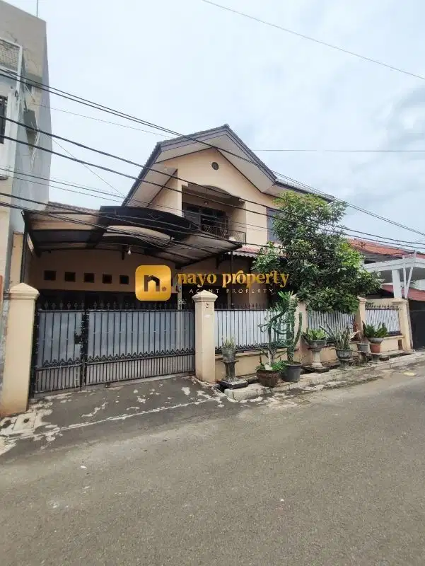 Rumah Bagus Siap Huni Dalam Komplek di Ciledug Kota Tangerang