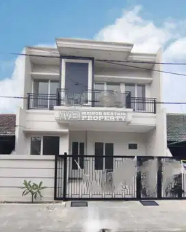 RUMAH CANTIK LOKASI BAGUS DAN SANGAT STRATEGIS DI GRIYA LOKA BSD CITY