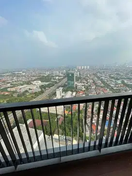 Apart Holland Village One. Hadap Selatan. Lantai Tinggi.