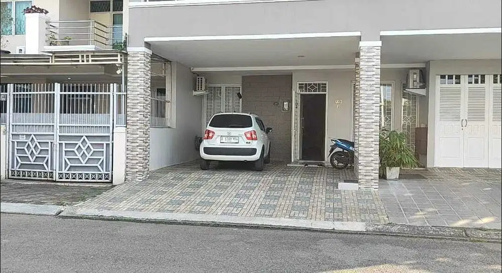 Di jual cepat rumah mewah dan elegan di Moderland Tangerang kota