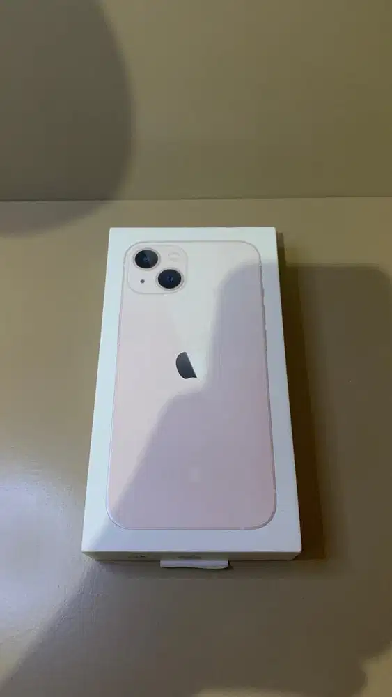 Dijual iPhone 13 Pink 128gb iBox