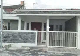 ‼️CANTIK HABIS RENOVASI SIAP HUNI‼️RUMAH TAMAN PONDOK INDAH WIYUNG