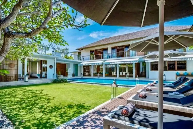 Villa Luxury Batubelig Seminyak Bali