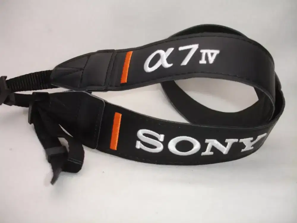 Strap Sony A7IV Tapi Sony A74 Original New Copotan