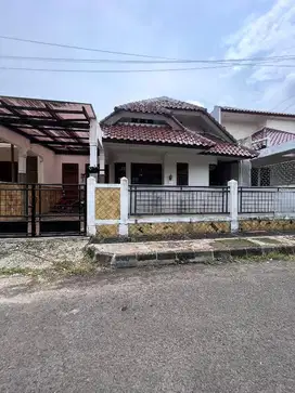 NICE HOUSE DI KOMPLEK LEBAK BULUS
