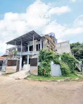 DIJUAL RUMAH HOEK SEDANG TAHAP RENOV. DI KENCANA LOKA, BSD