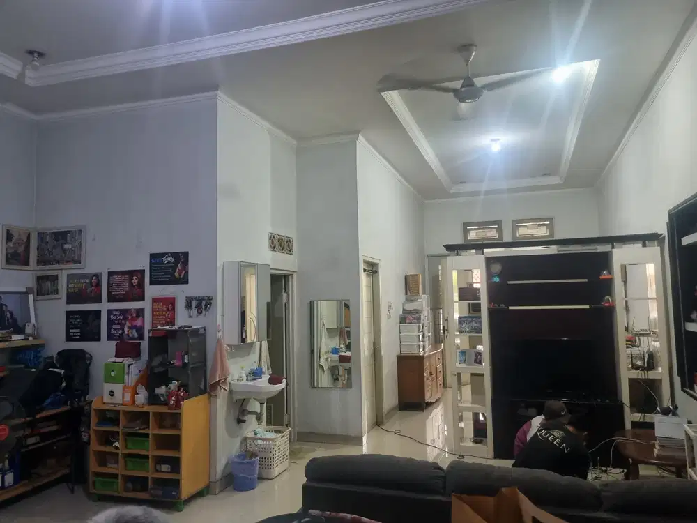 JUAL RUMAH 2.5 LANTAI KOSAMBI BARU JAKARTA BARAT