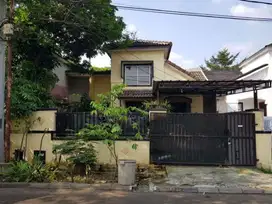 Dijual rumah sudah 2 lantai di bulevard di Citra Indah