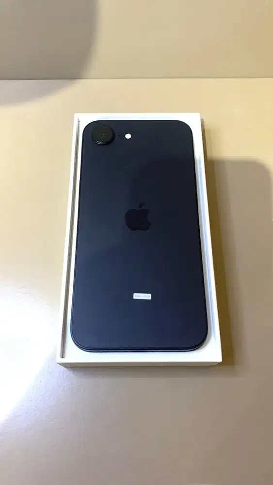 Dijual New iPhone 16e Black 128gb iBox
